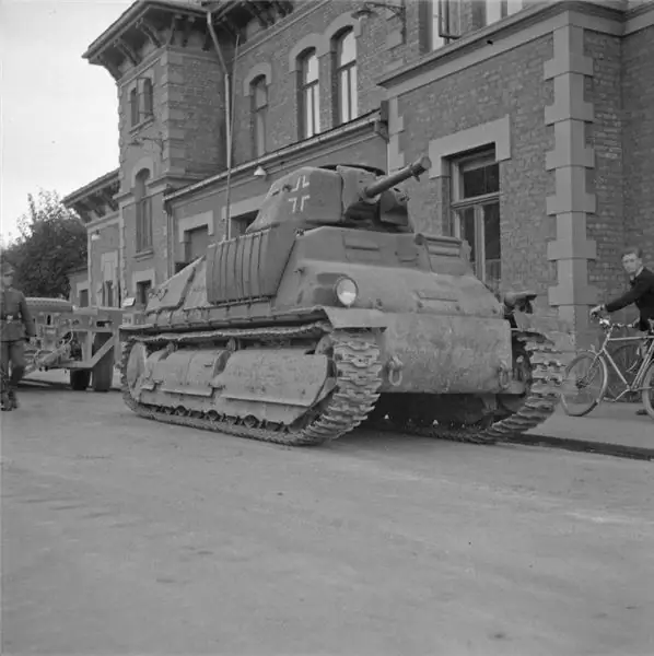 Con una ametralladora contra un tanque. Ingenieros soviéticos sobre la armadura alemana de 1942