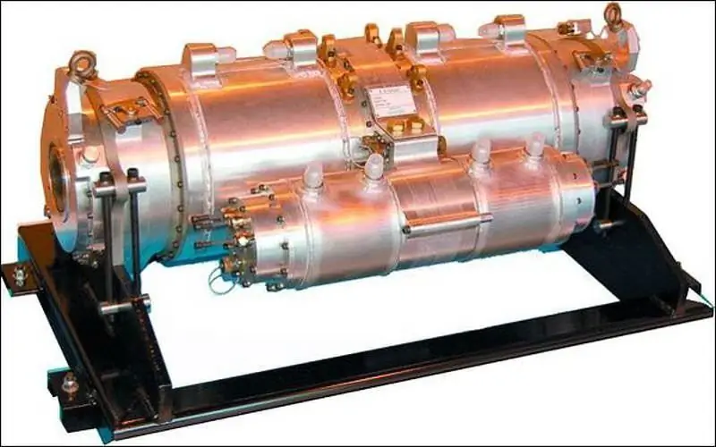 Entraînements électriques hybrides et piles à combustible